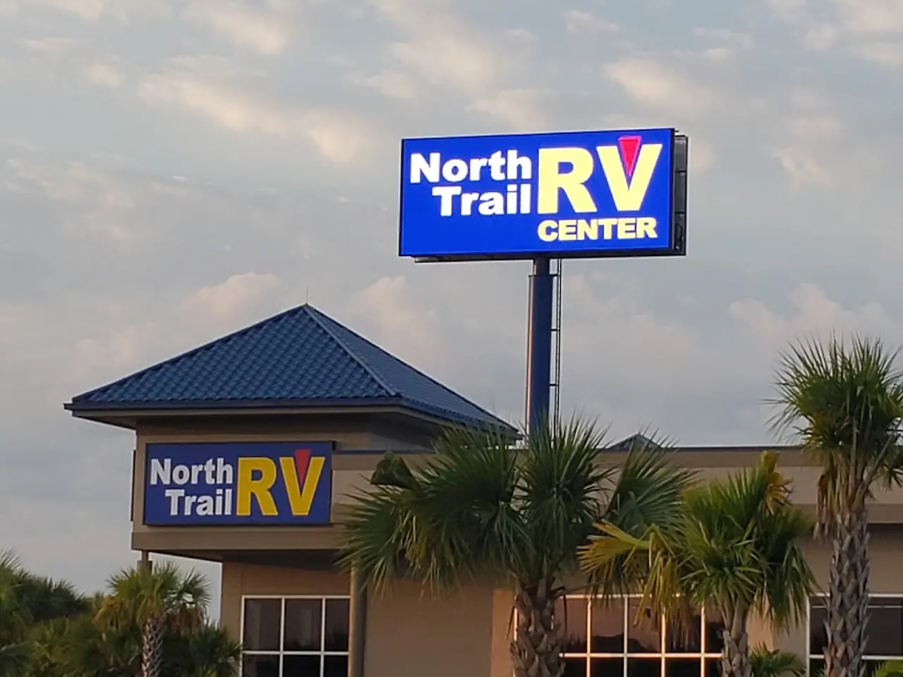 North Trail RV Center, RV dealers in Fort Myers