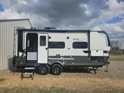 Razorback Camper Sales, Inc. photo 3