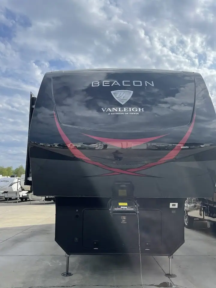 5 STAR COLLISION RVS, RV dealers in Houston