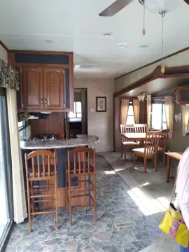 Gancos Enterprises Inc. RV Outlet Of Florida photo 2