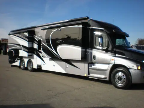 Holland Motor Homes & Bus Company photo 3