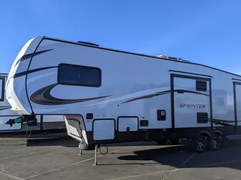 Xtra Mile RV Sales LLC in Dallas, OR