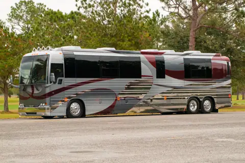 Staley Bus Sales / Staley Coach photo 2