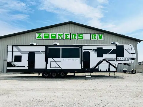 Zoomers RV of Iowa in Lamoni, IA