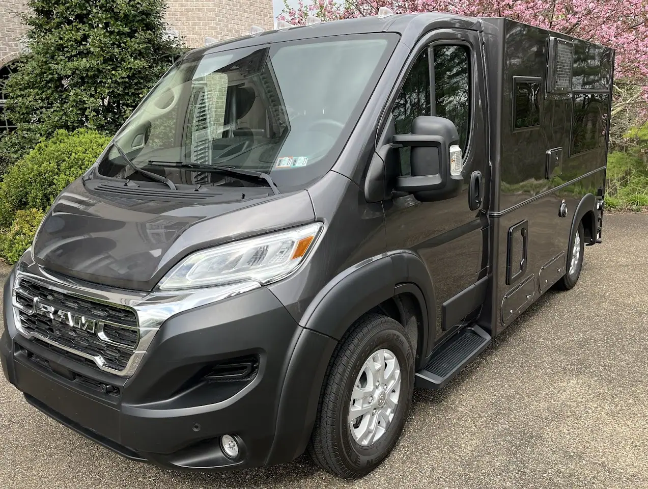 MaxVan, RV dealers in Tucker