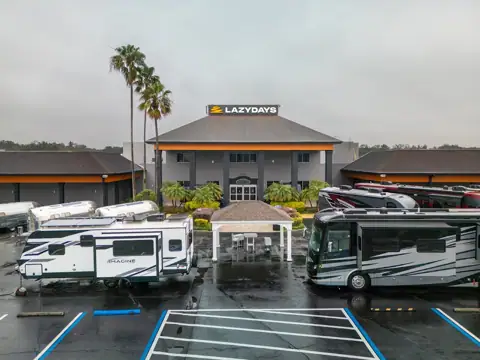 Lazydays RV of Tampa at Seffner photo 3