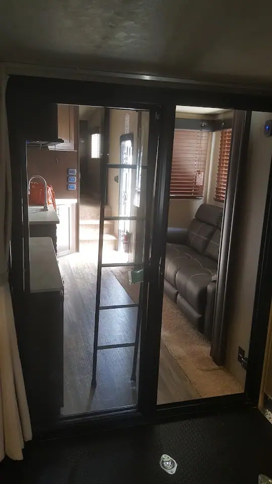 Country Roads RV Center, Inc - Sales, RV dealers in Lexington