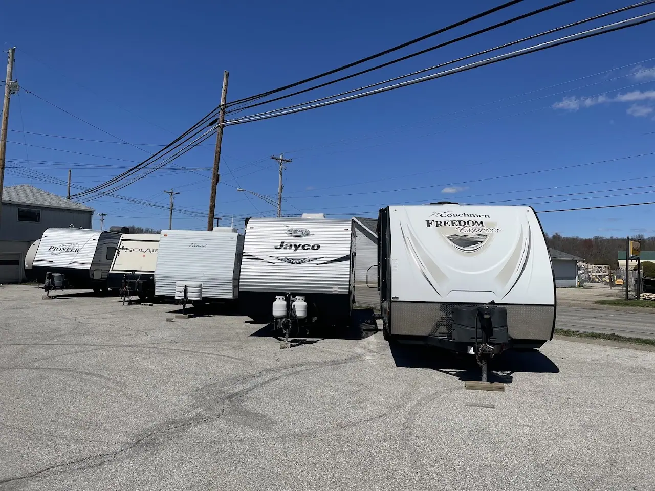 American Rvs & Auto Sales LLC, RV dealers in Belpre