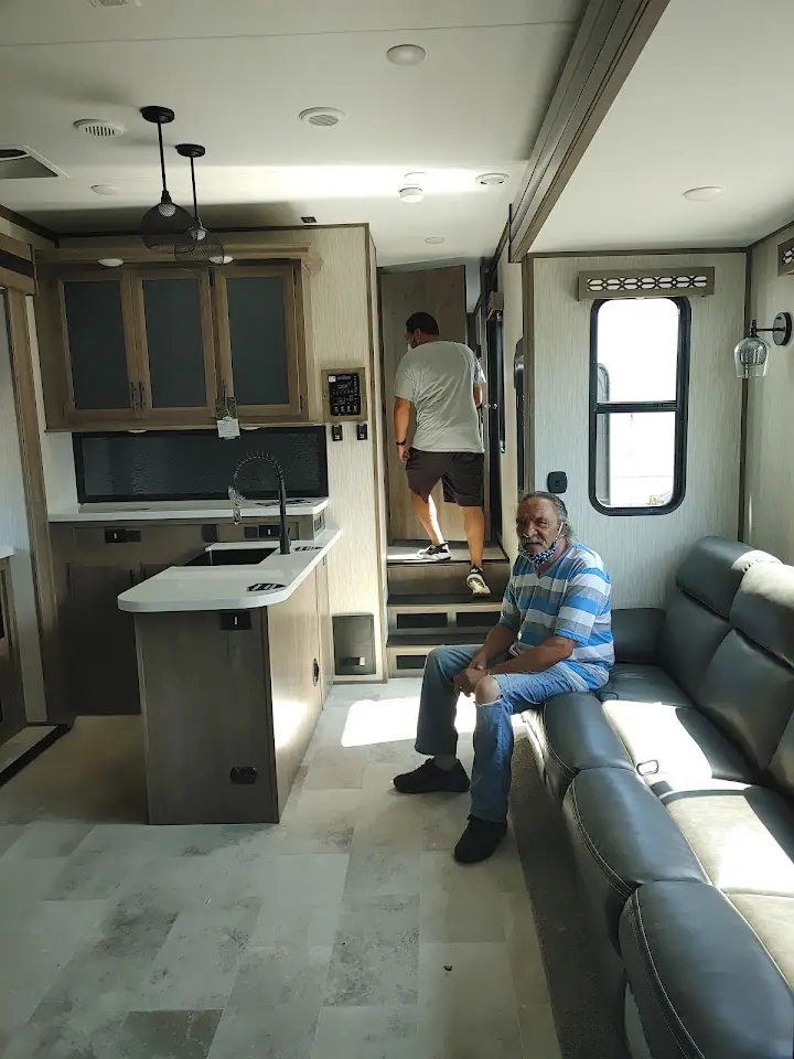 Greenlawn RV, RV dealers in Lockbourne