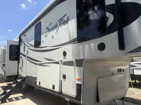 Rv's Are Us photo 3