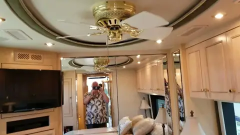 Olympia Luxury Coaches photo 3