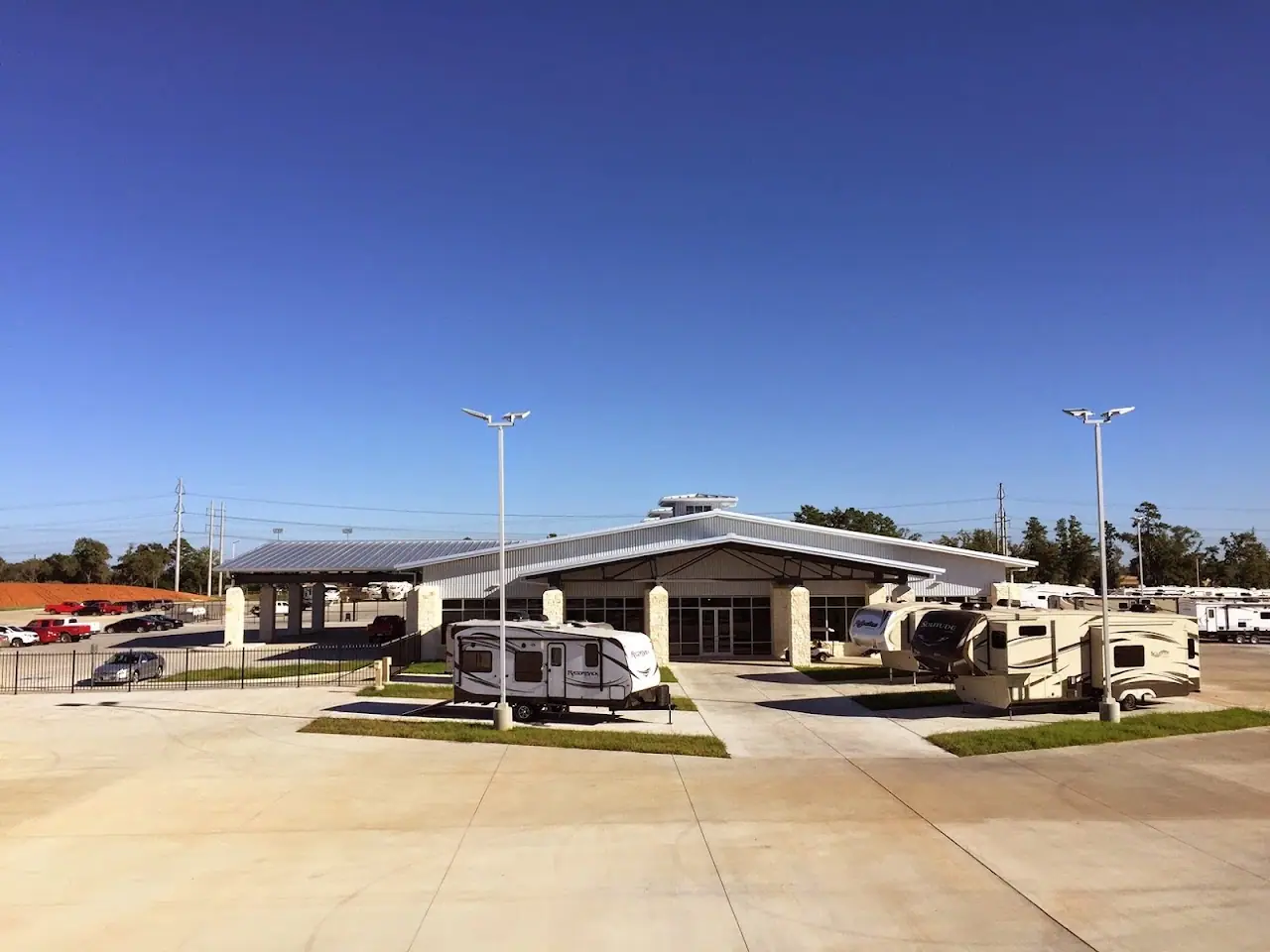 Holiday World of Willis, RV dealers in Willis