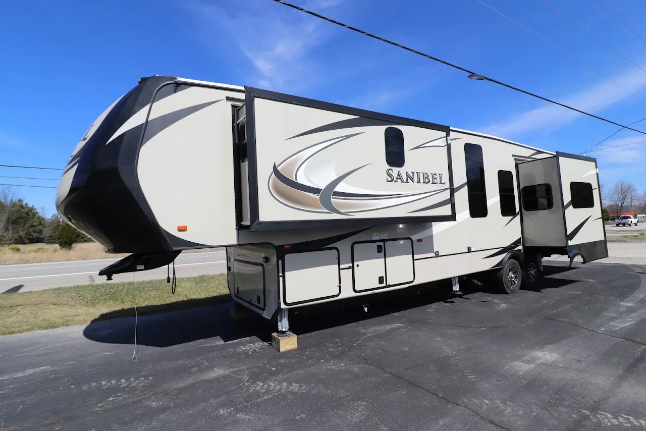 Johnson Auto RV, RV dealers in Twin Lake