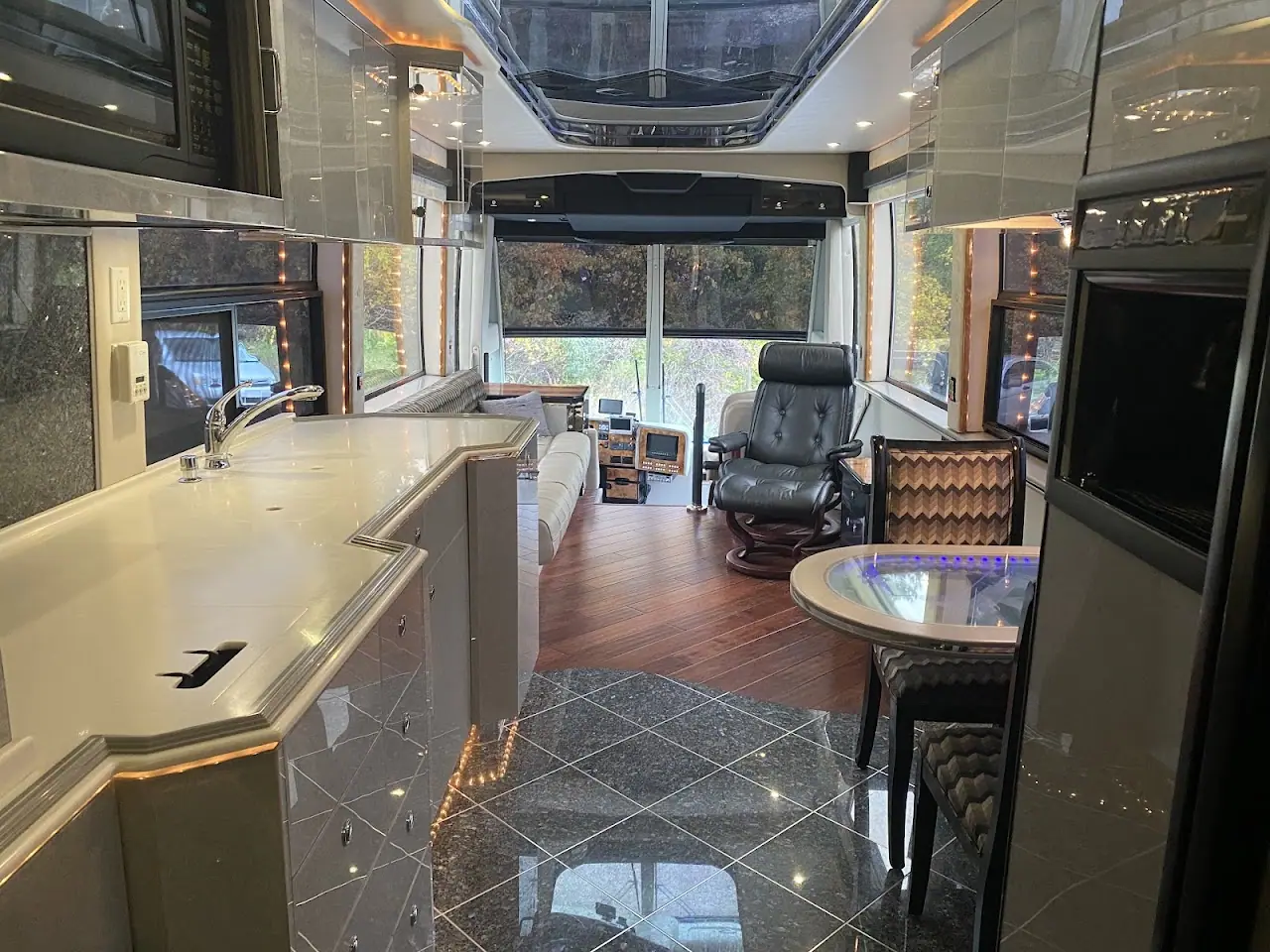 Panterra Luxury Coach, RV dealers in Holland