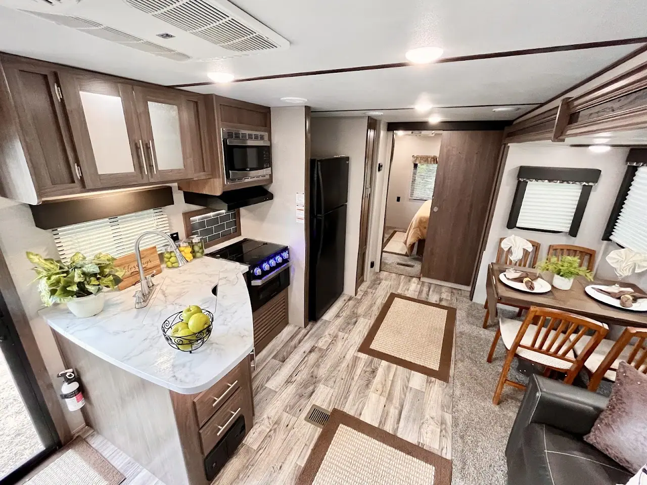 m&j's rv sales, RV dealers in Spring