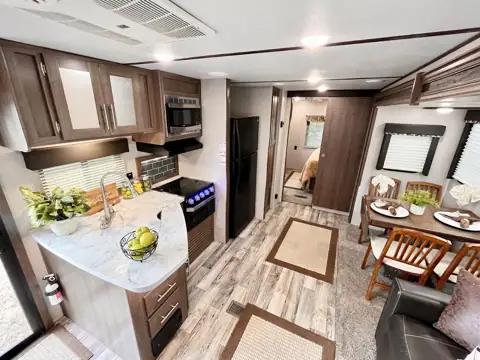 m&j's rv sales photo 2