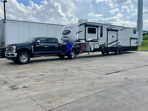 m&j's rv sales photo 3