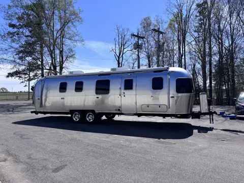 Airstream Charlotte photo 3
