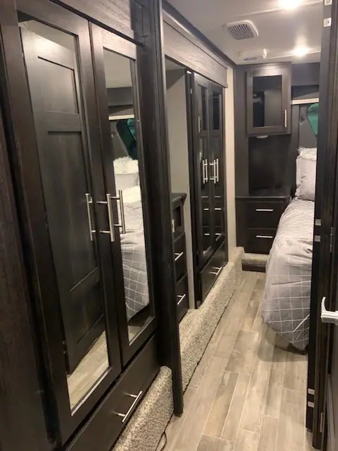 Huffy Trailer Sales Inc,, RV dealers in Finleyville