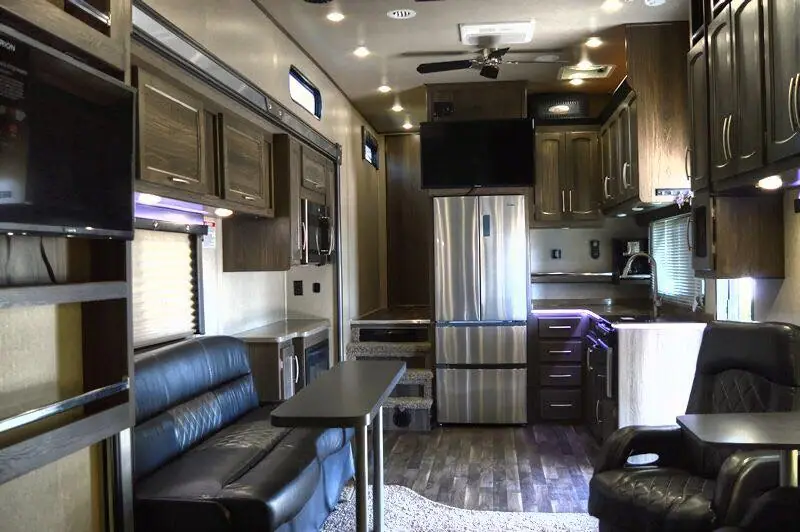 Desert RV Center, RV dealers in Huachuca City