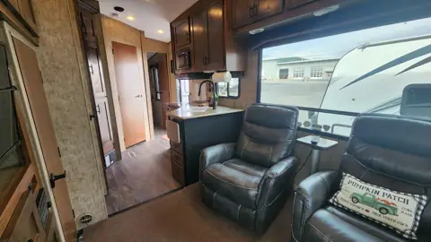 American RV Consignment Sales and Service LLC in Central Point, OR