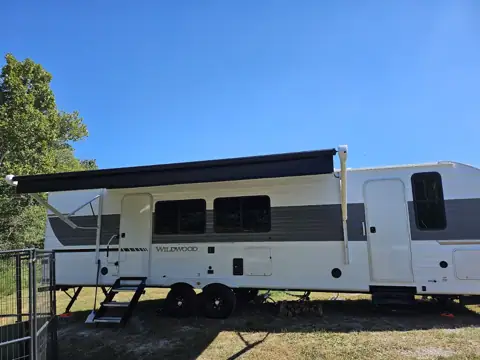 Wolfe Camper Sales Inc in Washington, WV