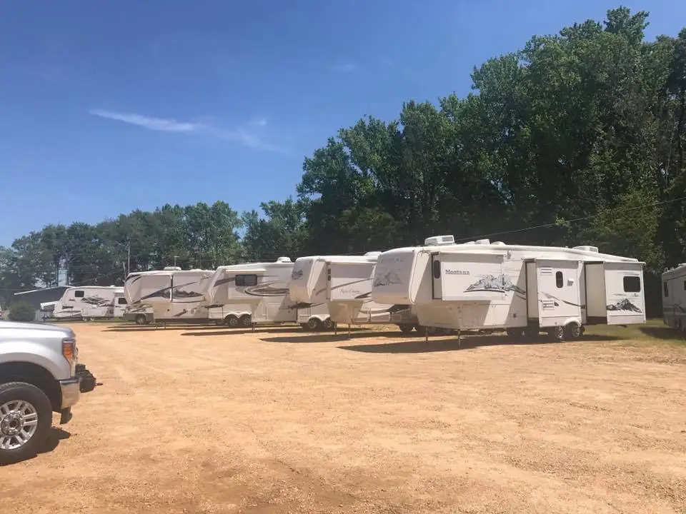 550 RVs, RV dealers in McComb