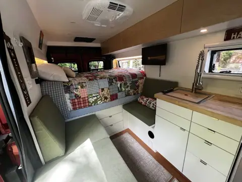 Ready Set Van in Hamilton Township, NJ