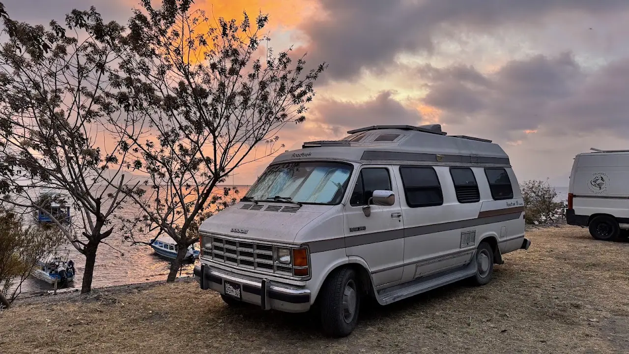 Petite Auto & RV, RV dealers in Beach Park