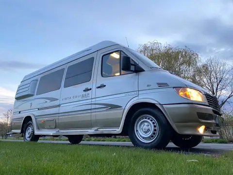 Petite Auto & RV photo 3
