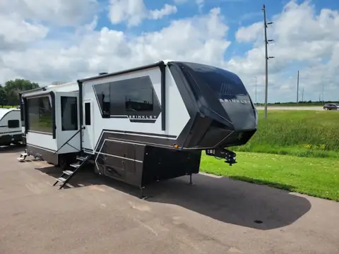PleasureLand RV - Sioux Falls Northview Ave photo 3