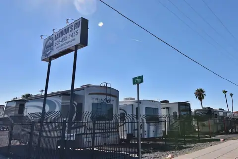 Landons Rv photo 3