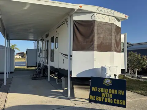 We Buy RVs Cash in Davenport, FL