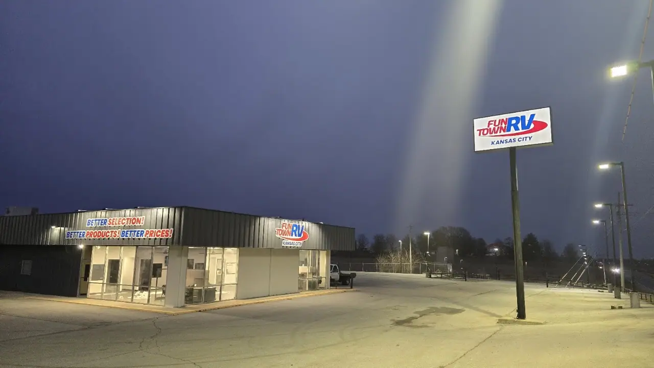 Fun Town RV Kansas City, RV dealers in Buckner