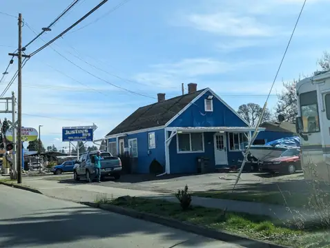 Justins RV's in Hillsboro, OR