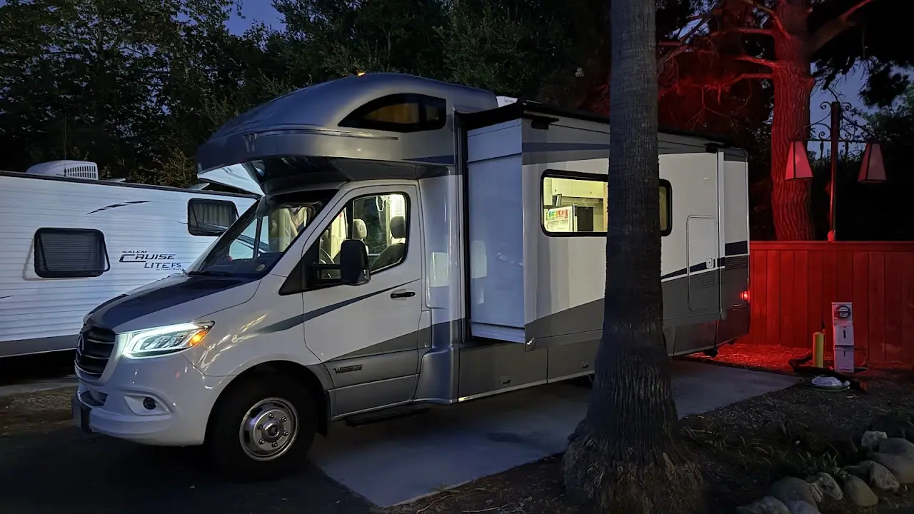 Road Shark RV Rentals, RV dealers in Los Angeles