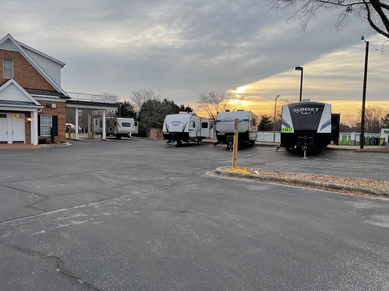 HickoryRV.Com LLC, RV dealers in Hickory