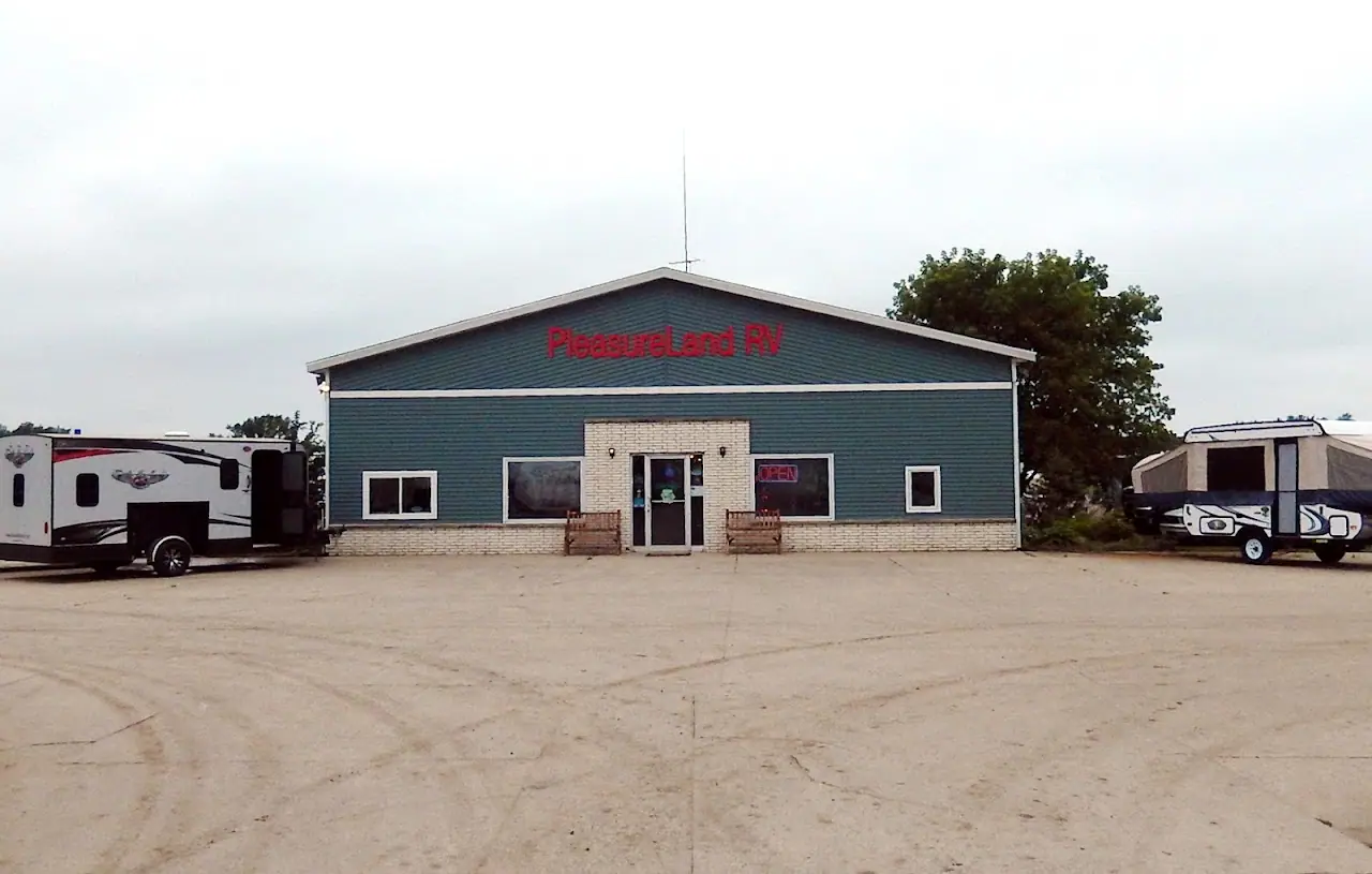 Pleasureland RV - Long Prairie, RV dealers in Long Prairie