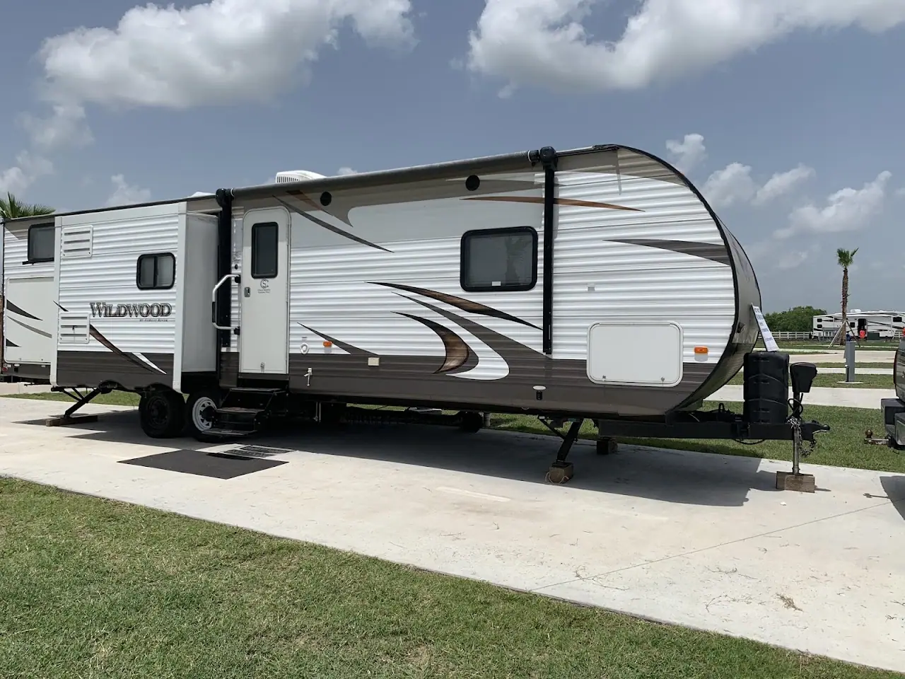 Public Camper Rentals, RV dealers in El Campo