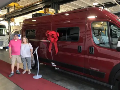 La Mesa | RecVan – Fort Myers RV & Motorhome Sales photo 2