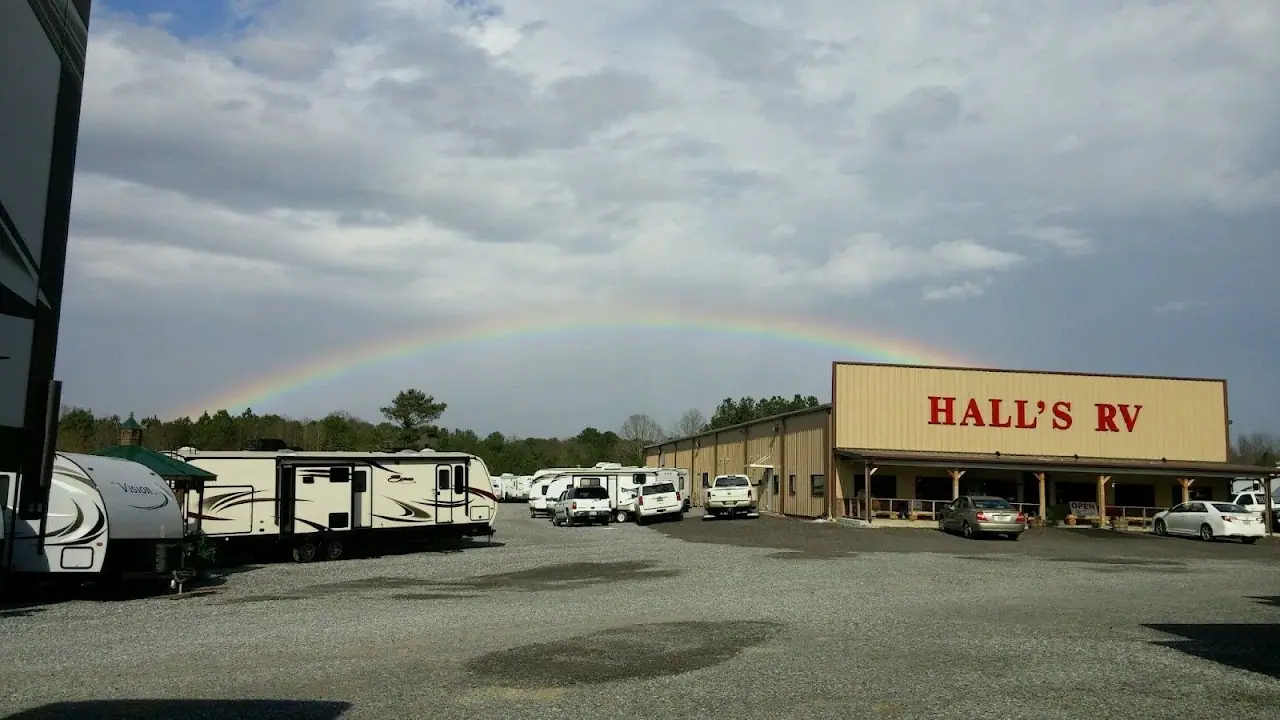 Hall's RV, RV dealers in Albertville