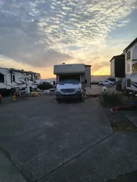 Trades OK | RV Dealership photo 3