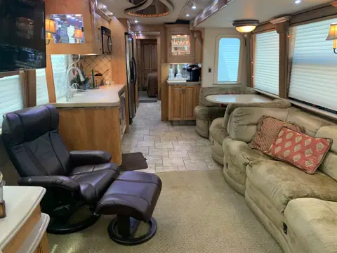Goodson Bus Sales LLC in Maiden, NC