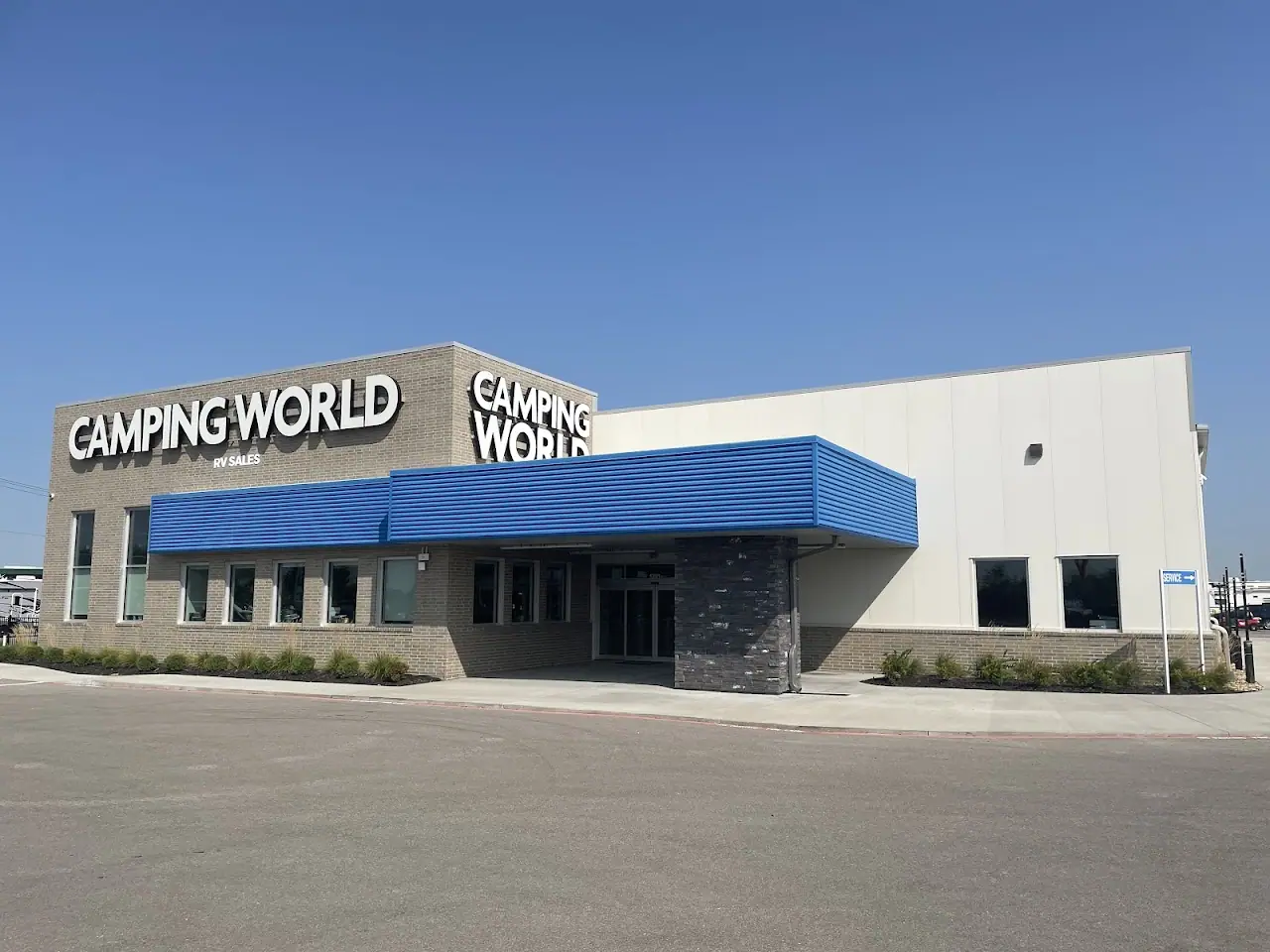 Camping World - Kansas City, RV dealers in Kansas City