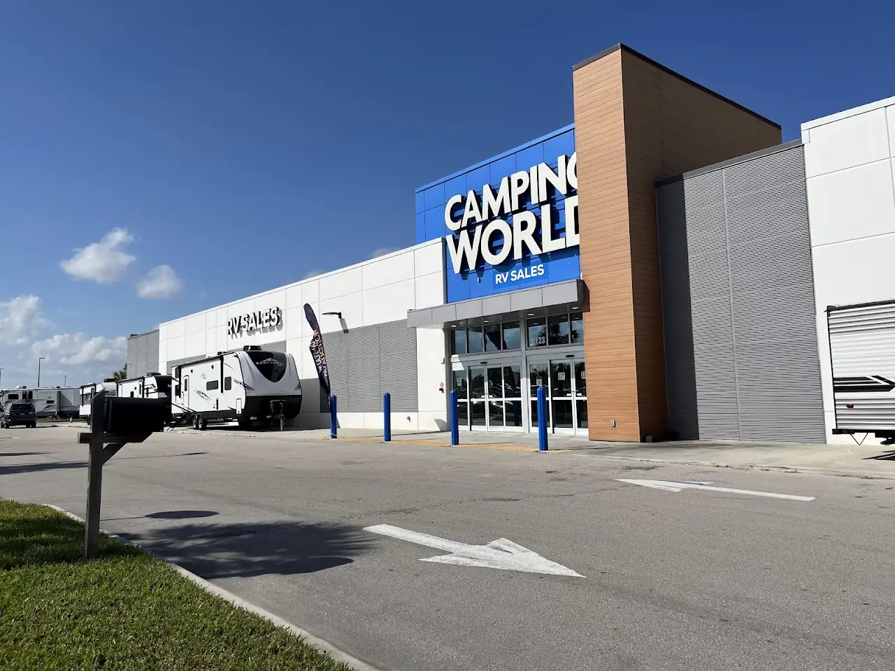 Camping World - Fort Pierce, RV dealers in Fort Pierce