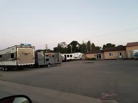R & R Camper Center Ltd in Litchfield, MN