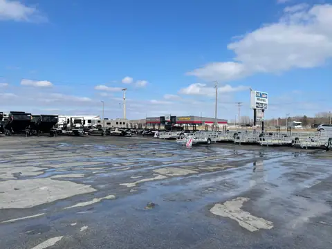 S & B Trailer Truck & RV Sales, LLC photo 3