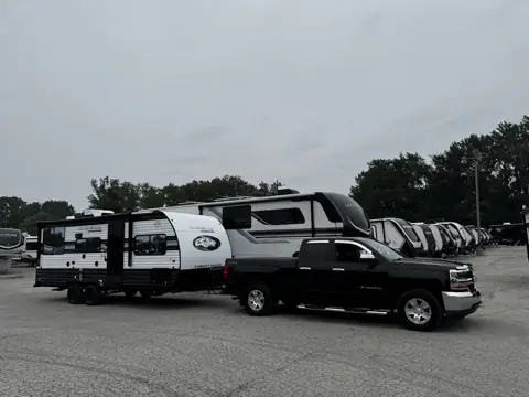Pete's RV Center Indiana photo 3