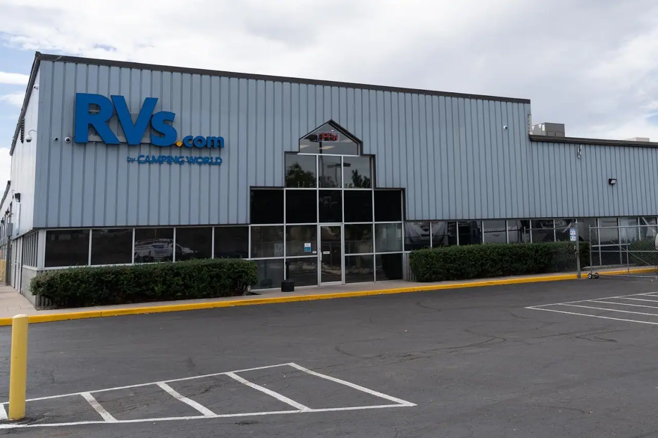 Camping World - Wheat Ridge, RV dealers in Wheat Ridge