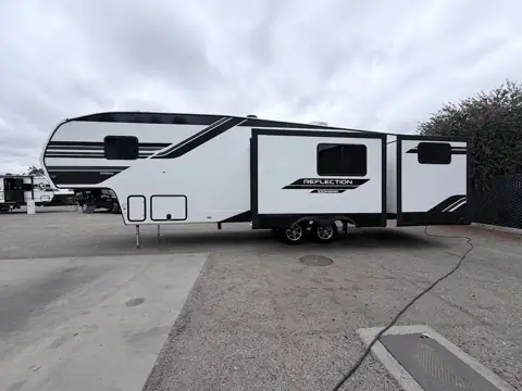 Trailer Hitch RV - New Towable Sales photo 3
